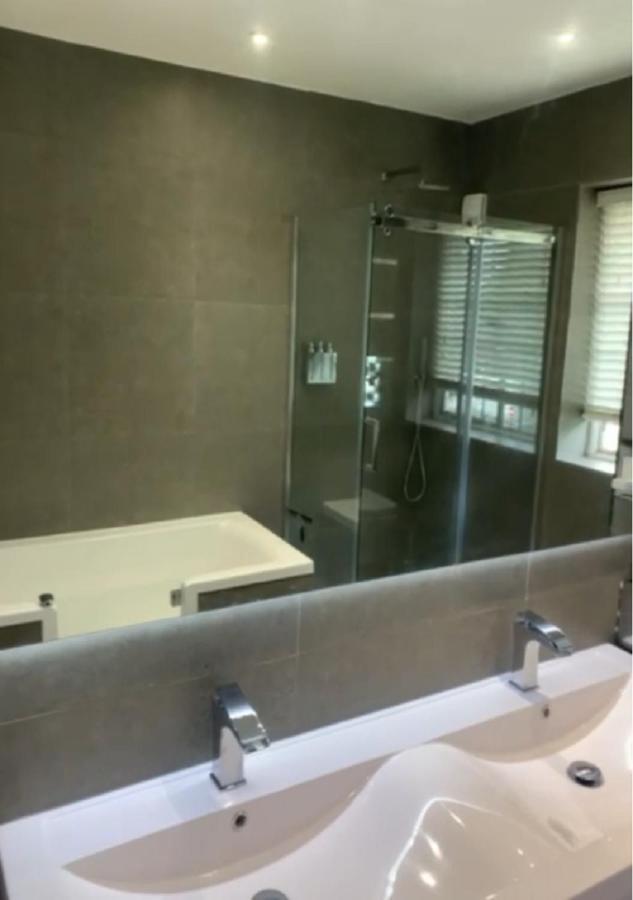 Wandsworth, South London Deluxe King Room 4 Buitenkant foto